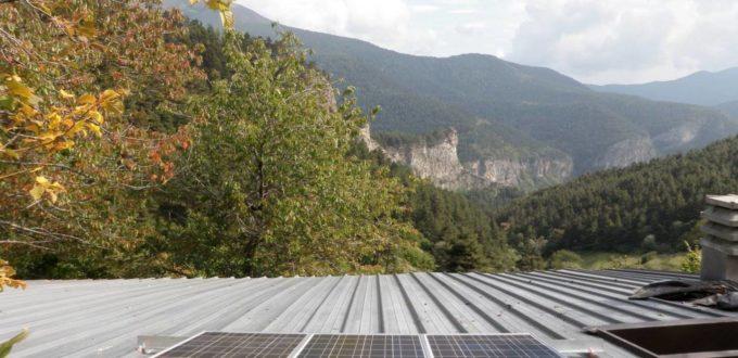 Panneaux solaires dans une bergerie de Tende