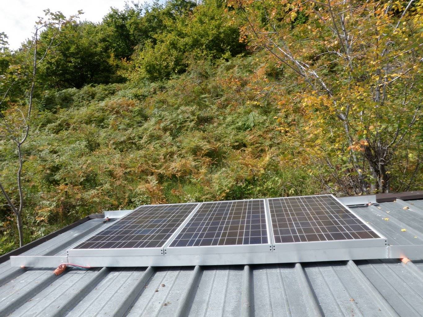 Panneaux solaires dans une bergerie de Tende