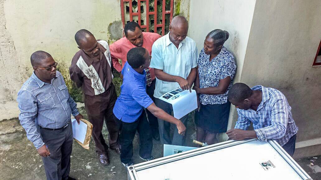 De l'eau dans les écoles à Haïti